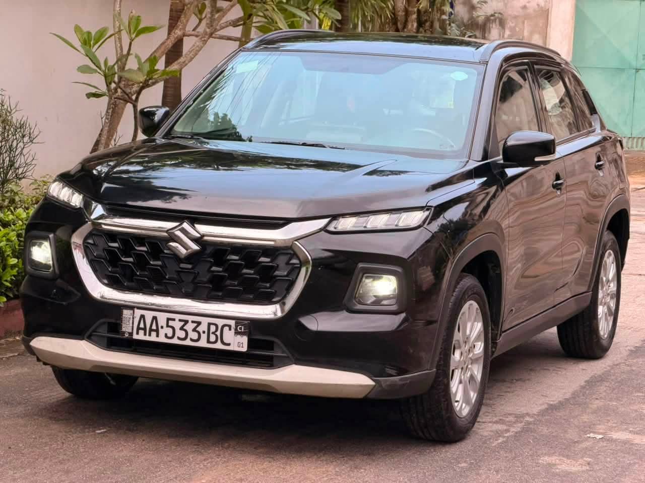 Louer une voiture en décembre 2027 : prix, conseils et réservation en Côte d’Ivoire